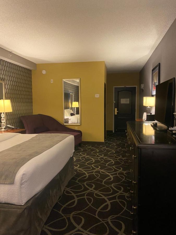 Park Manor Hotel Clifton Park Bagian luar foto A room at the Hilton Garden Inn in San Francisco
