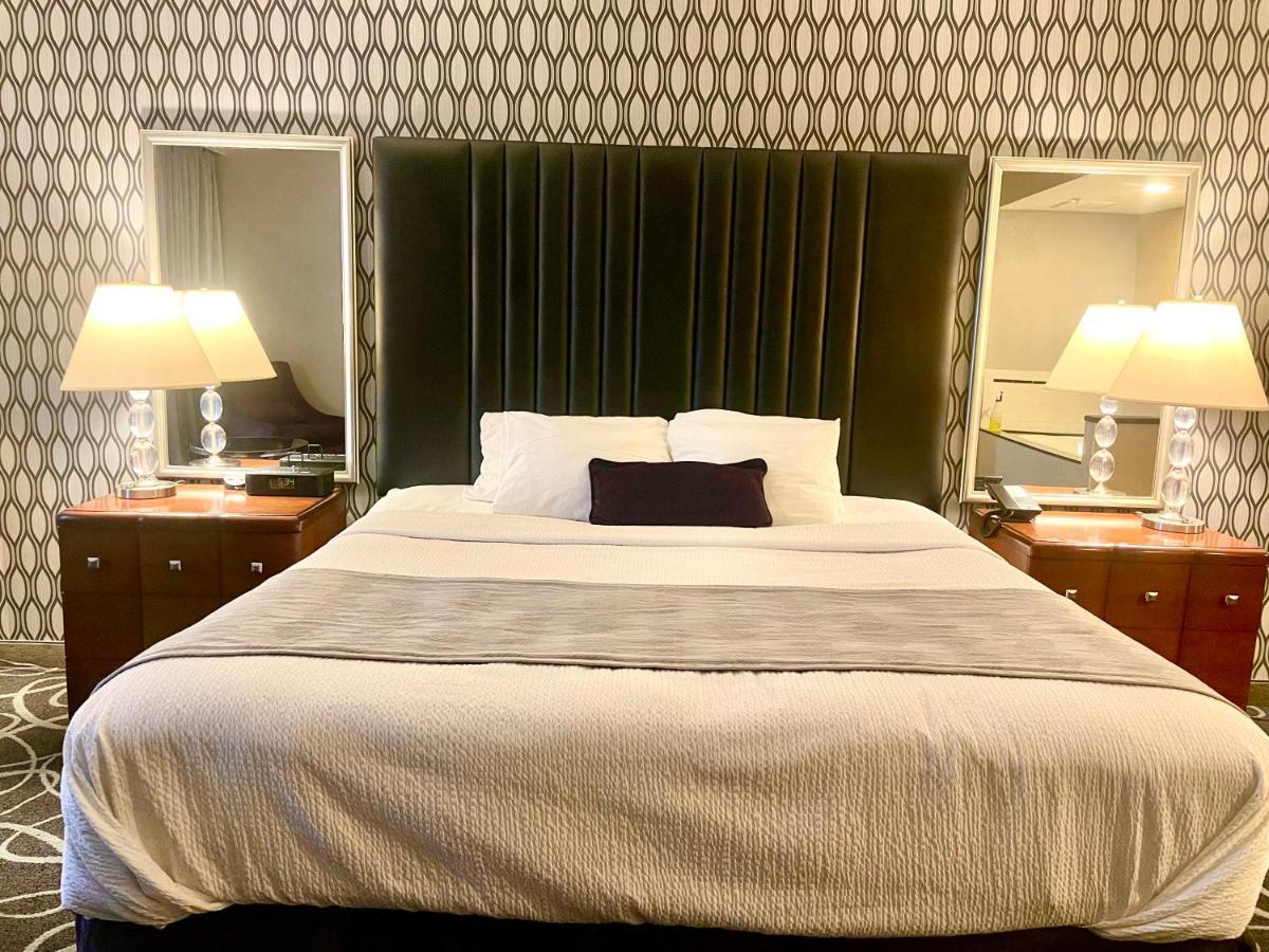 Park Manor Hotel Clifton Park Bagian luar foto A room at the hotel