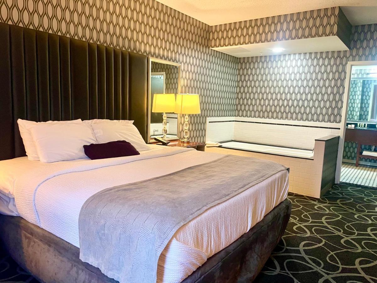 Park Manor Hotel Clifton Park Bagian luar foto A room at the Hilton Garden Inn in San Francisco