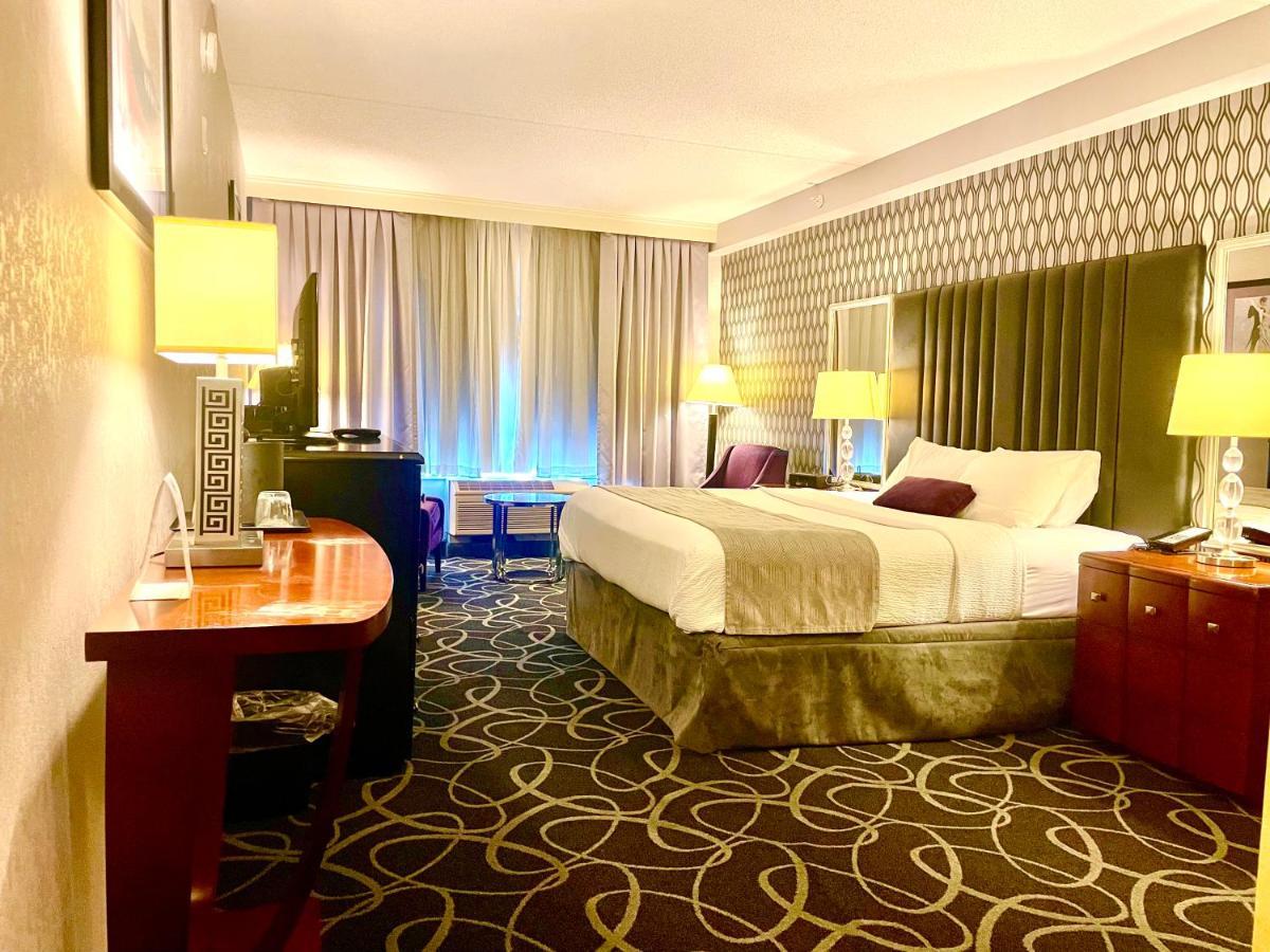 Park Manor Hotel Clifton Park Bagian luar foto A room at the hotel
