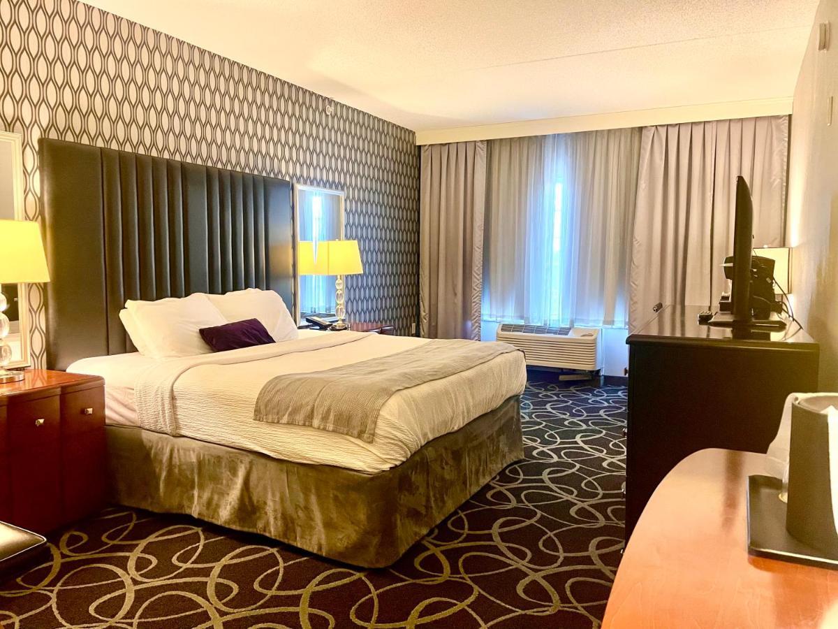 Park Manor Hotel Clifton Park Bagian luar foto A room at the hotel
