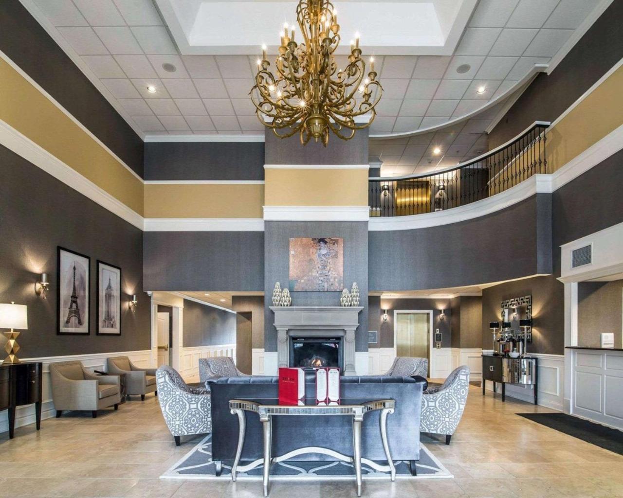 Park Manor Hotel Clifton Park Bagian luar foto The lobby of the hotel