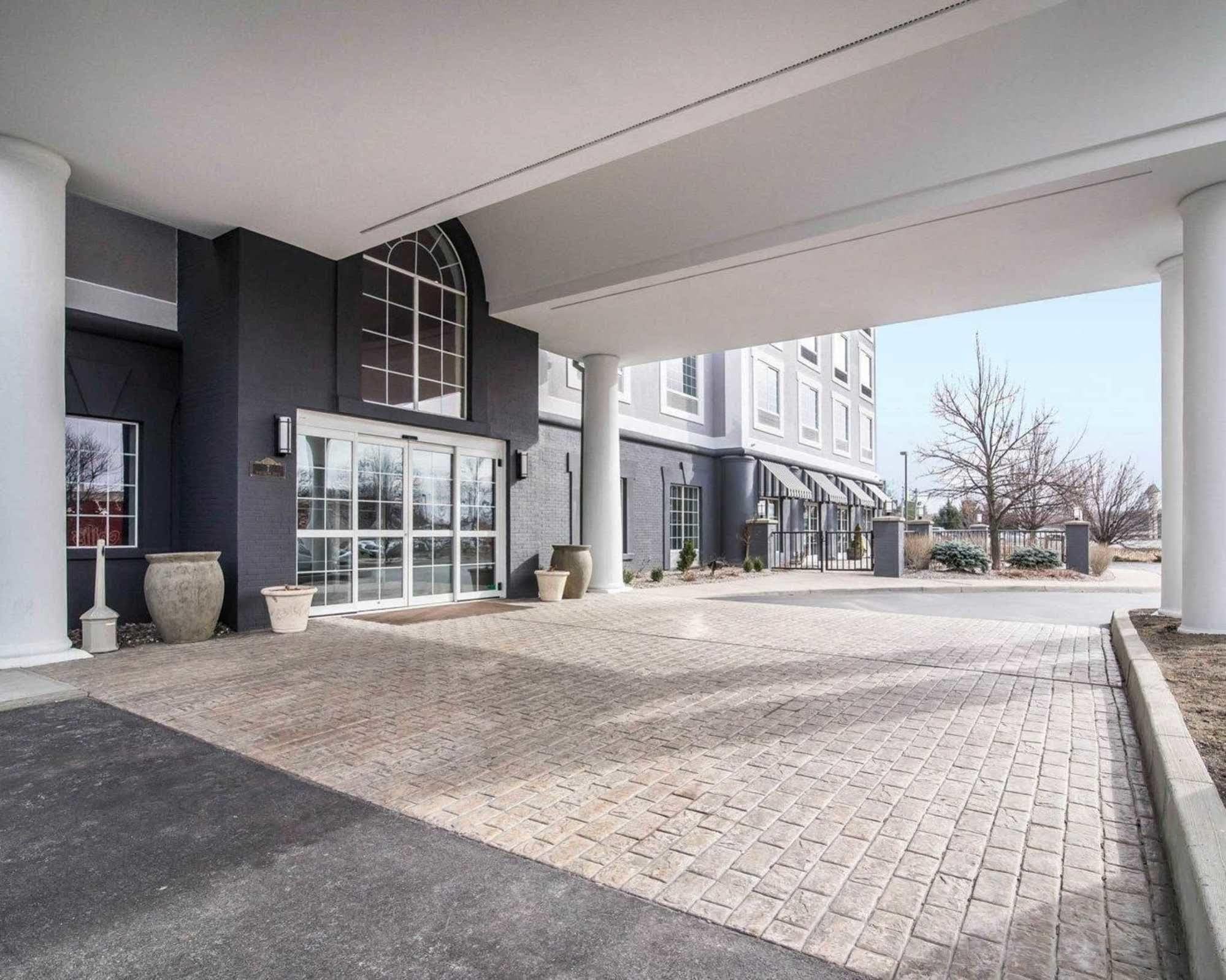 Park Manor Hotel Clifton Park Bagian luar foto The entrance to the hotel