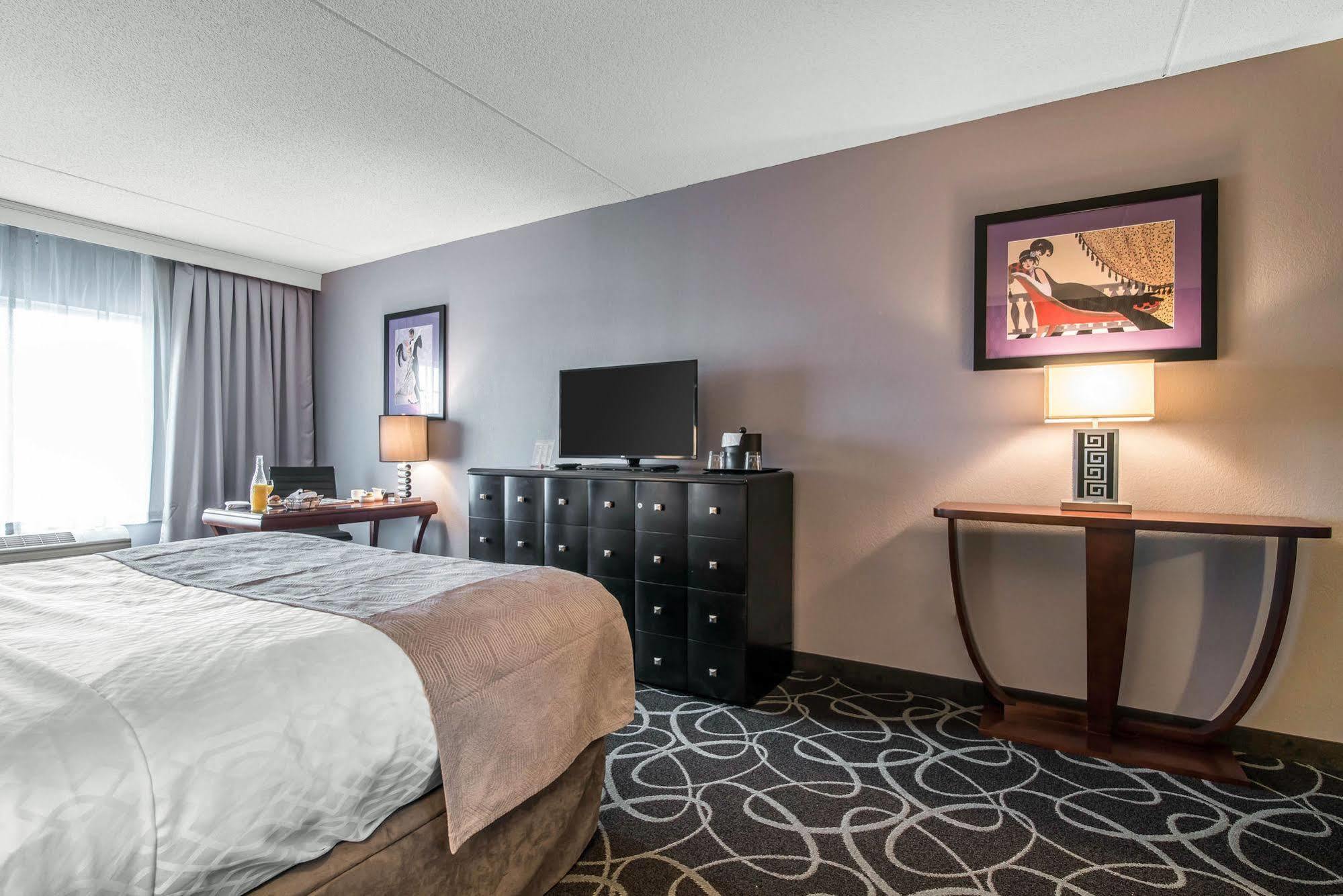 Park Manor Hotel Clifton Park Bagian luar foto A typical hotel room