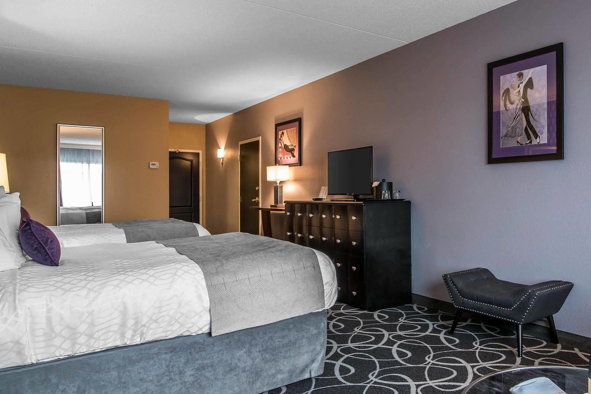 Park Manor Hotel Clifton Park Bagian luar foto A room at the hotel