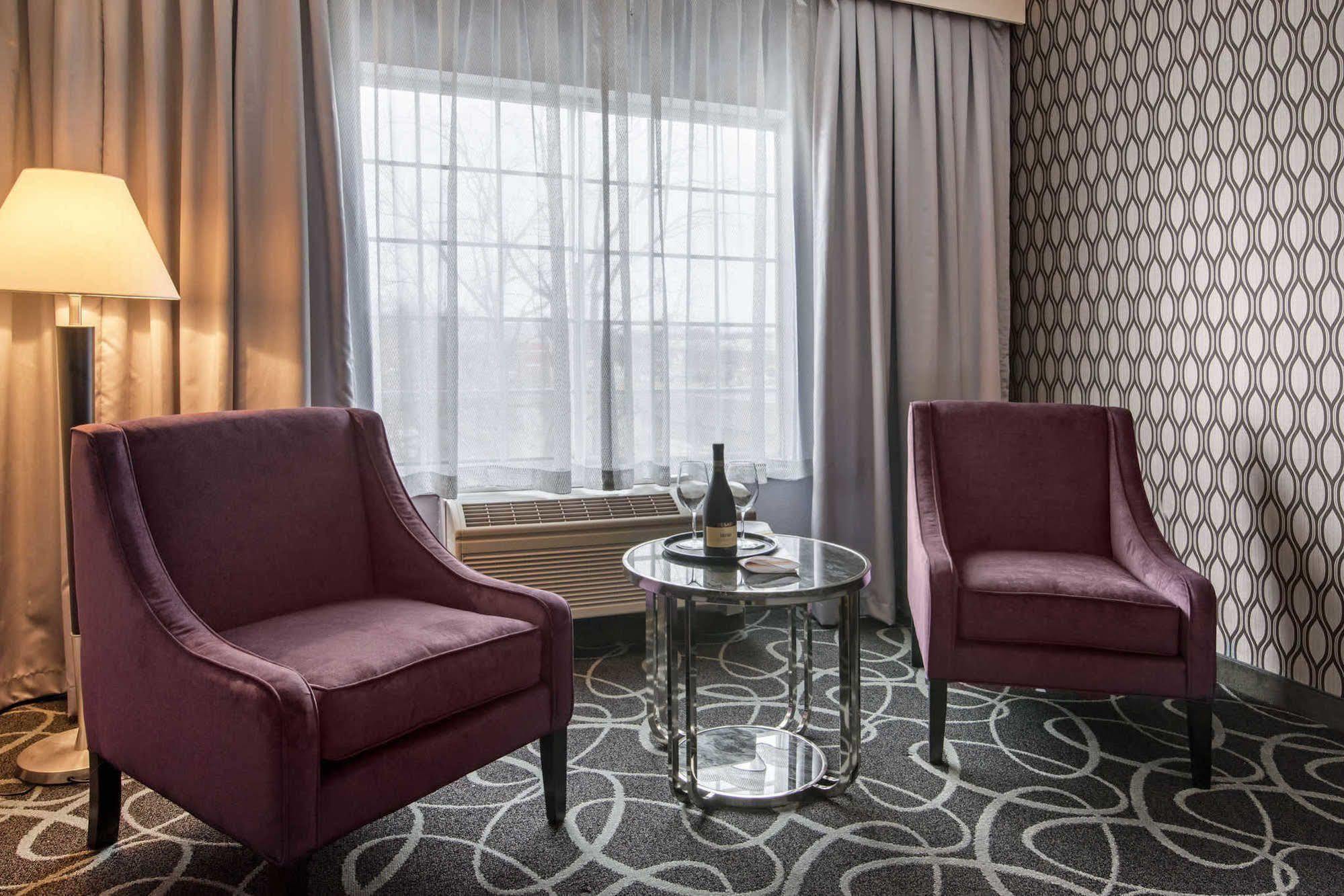 Park Manor Hotel Clifton Park Bagian luar foto A room at the hotel