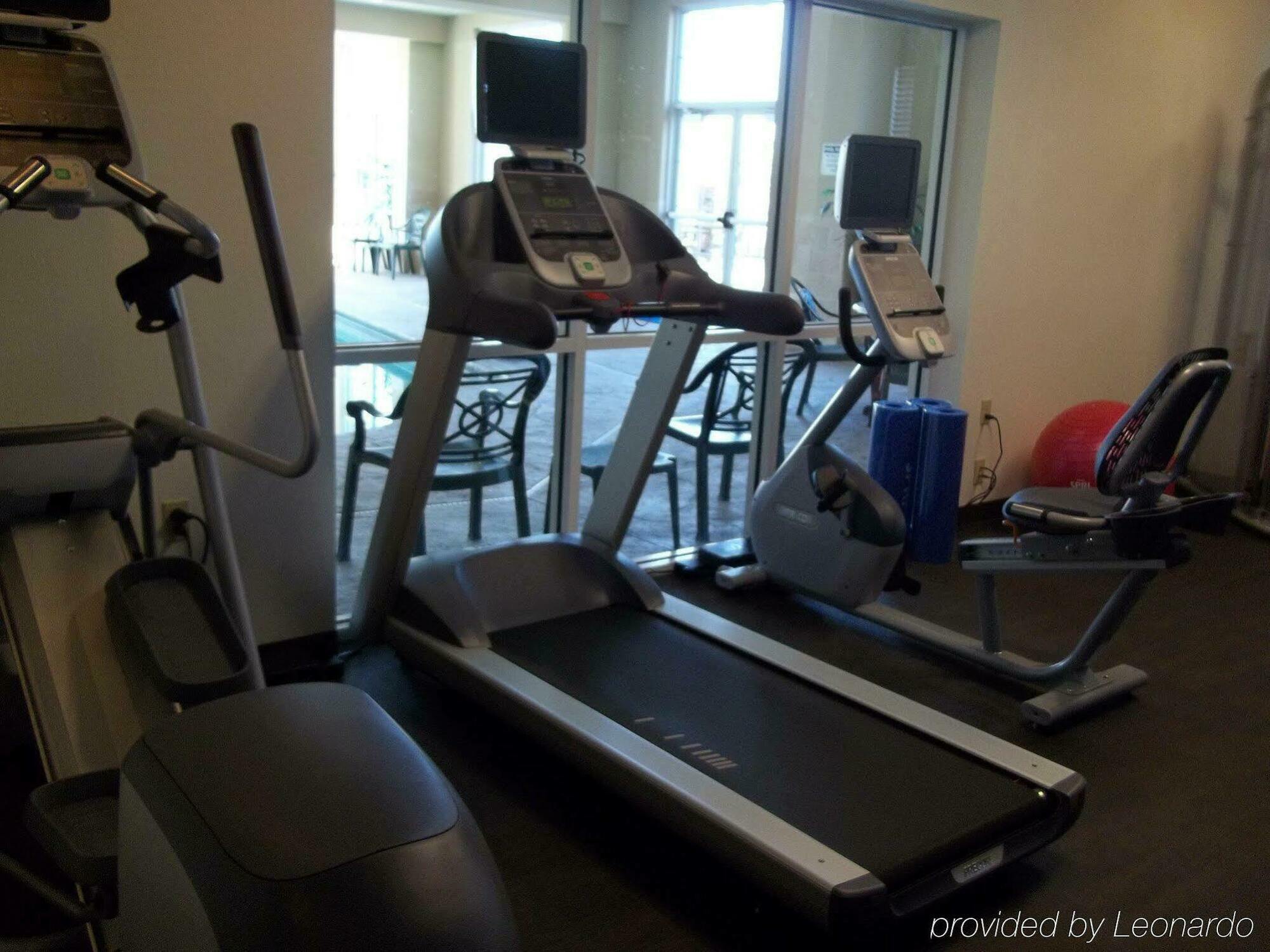 Park Manor Hotel Clifton Park Bagian luar foto A treadmill