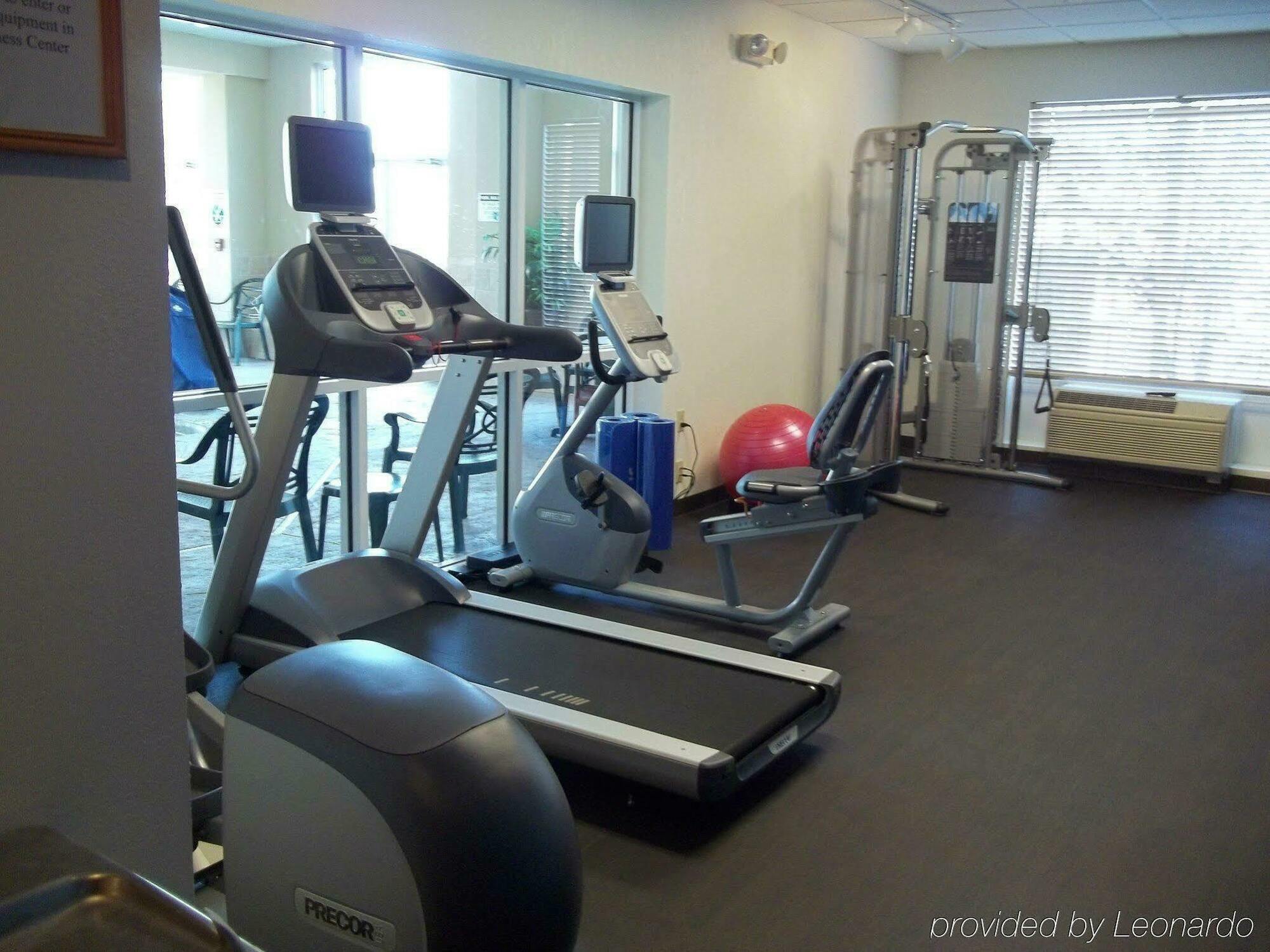Park Manor Hotel Clifton Park Bagian luar foto A typical gym