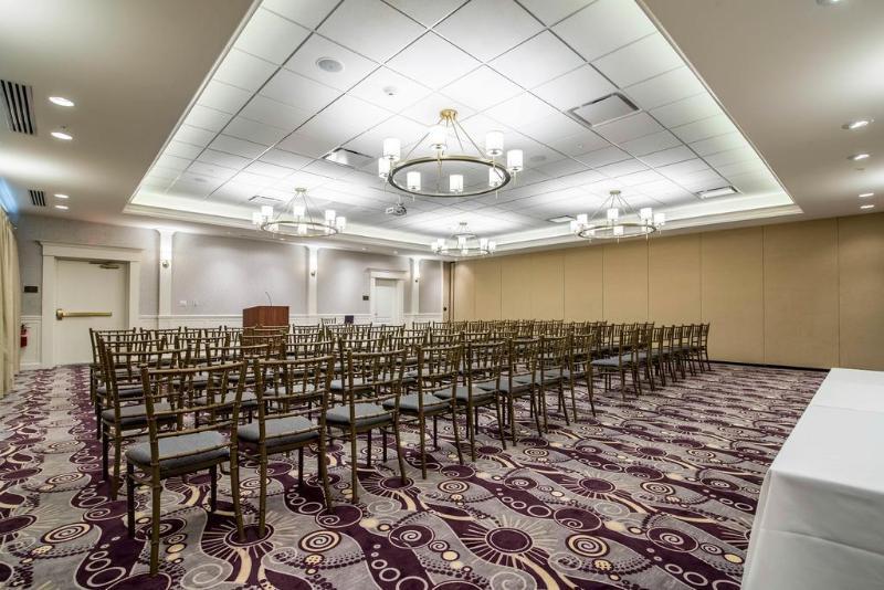 Park Manor Hotel Clifton Park Bagian luar foto The ballroom at the hotel